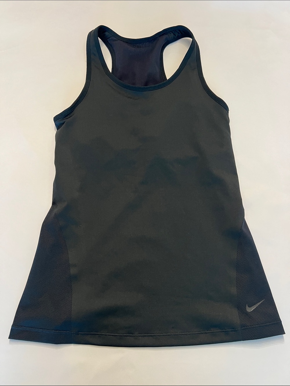 Nike Black Racerback Athletic Tank Top w/ built in sports bra. Size M. Like New.